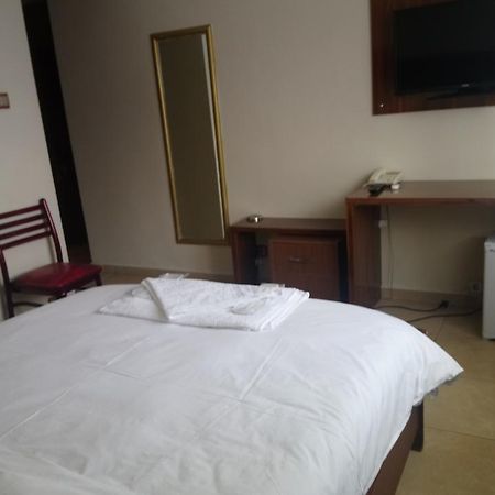 אודיירן Isik Hotel מראה חיצוני תמונה